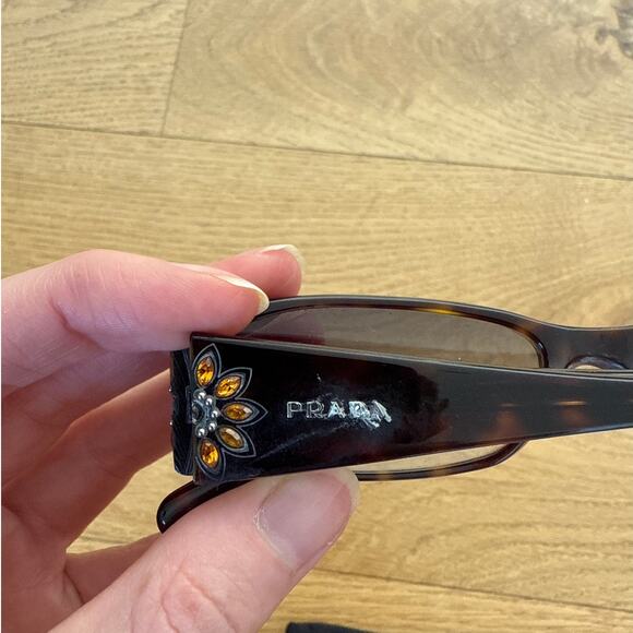 PRADA - VPR 18H Tortoiseshell Sunglasses in Brown - Picture 4 of 7